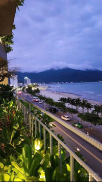 Cho thuê lô đất hiếm rất đẹp sát biển. Đường lớn 15m. Mặt tiền Trần Bạch Đằng. Cách biển chỉ 100m