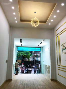 Giảm 3 tỷ bán gấp nhà mặt tiền Tôn Thất Thuyết 5 tầng HĐ thuê 22tr còn 2 năm chỉ 16 tỷ thương lượng