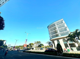 CHO THUÊ CÁC VỊ TRÍ HAI MẶT TIỀN NGAY CẦU RỒNG ,CV APEC