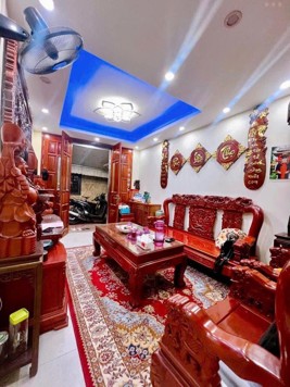 Cần bán nhà đẹp Cầu Diễn giá nhỉnh 5.x tỷ vị trí mặt tiền rộng, nhiều tiện ích