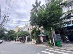 Cho thuê mặt bằng Lê Quang Đạo: 13m5 x 20m / 250m2