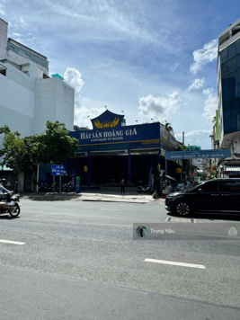 Giảm 50 tỷ bán gấp nhà mặt tiền Nguyễn Trãi Q.1. Diện tích 690m2 - GPXD. 2H - 10 tầng - Giá 160 tỷ