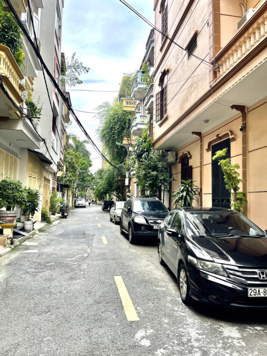 Mảnh đất phố Ngô Gia Tự - Long Biên - 65m2 - ô tô qua lại - hơn 9tỷ