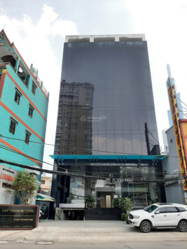 Tòa nhà góc 2 mặt tiền Nguyễn Trãi, Quận 1 - DT: 15x35m - 2 hầm 10 tầng - HĐT: 2 tỷ - giá: 300 tỷ