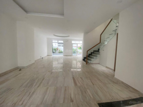 Cho thuê biệt thự The Peak Garden, Phú Mỹ Hưng Q7, 288m2 full ntcb, nhà mới 100%. LH: 0901 646 050
