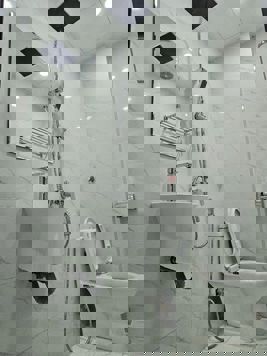 Nhà Lạc Long Quân- Hà Nội.DTSD 35m2 ,4 Tầng