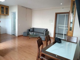 Hơn 3 tỷ. Chính chủ bán căn 60m2, 2 phòng ngủ, 2 vệ sinh. Đặc biệt đã có sổ đỏ