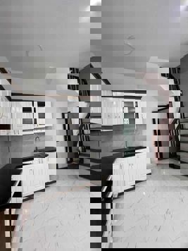 Nhà Đẹp Mới Tinh Tư Đình - Bát Khối - Cổ Linh - Long Biên - ngõ rộng đến oto cách nhà 10m - Dt:30m2 -5tầng -3ngủ rộng