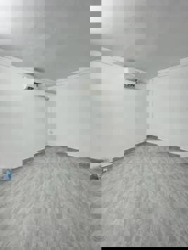 Bán căn hộ tập thể Nghĩa Tân dãy B 25/65 m2. 2 ngủ giá 2.6 tỷ