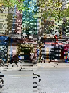 Chính chủ cần bán toà nhà VP mặt phố số 56 Vương Thừa Vũ - Khương Trung - Thanh Xuân - Hà nội Diện tích đất 181m2, MT 5m , nở hậu 10m. Hướng ĐN, SĐCC