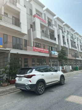 Chính chủ bán nhà phố cạnh chung cư VSIP - Từ Sơn ven Hà Nội