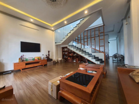 Bán nhà kiên cố - 1 trệt 1 lầu - full thổ cư - hẻm ô tô - ngay trung tâm đường 1/5, B''Lao