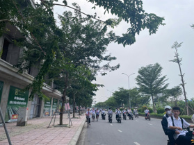 Bán nhà đối diện trường cấp 3, cạnh cây xăng, sát chợ, mặt đường liên tỉnh cách Đông Anh 300m