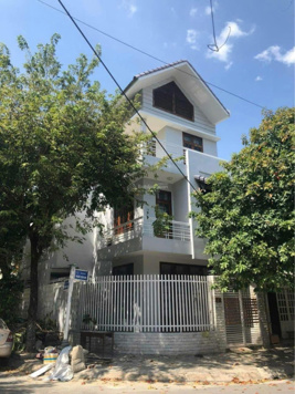 Bán nhà biệt thự rộng đẹp, khu dân trí cao an ninh tốt