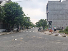 Bán lô đất Kẹp công viên - khu E Kim Long - Liên chiểu . Vị trí đẹp