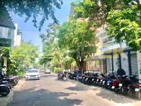 Cơ Hội Đầu Tư - Nhà 3 Lầu + Sân Thượng, P.2, Q. Phú Nhuận, Giá Chỉ 25 Tỷ - Cho thuê 35 triệu/tháng