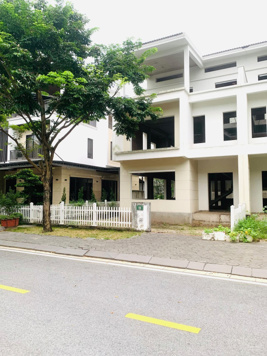 Bán biệt thự vườn mai rẻ nhất Ecopark Hải Dương 200m2 hướng Bắc chỉ 11,x tỷ. LH em Nga 0912 026 951