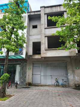 Chính chủ bán căn liền kề 90m2, nhà 3.5 tầng * mặt tiền 6m. Hướng Đông Nam. Chính chủ: 94 656 0888