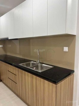 Bán gấp căn 2PN 70m2 2,5 tỷ, đã có sổ, tầng cao view Phạm Văn Đồng