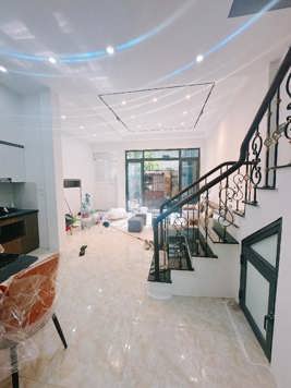 NHÀ ĐẸP BẠCH MAI SAU 1 NHÀ RA MẶT PHỐ GIÁ 9,6 TỶ 