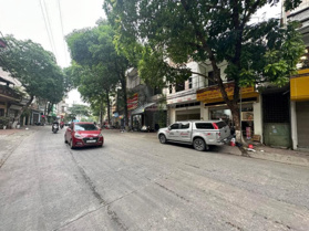 Bán nhà mặt phố Nhạc Sơn. Mặt tiền 6,5m. Trung tâm Tp Lào Cai