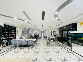 Dòng tiền 200tr/th!Tòa nhà Hoàng Hoa Thám-Ba Đình 310m2x7 tầng thang máy,MT 8.2m ô tô tránh vỉa hè