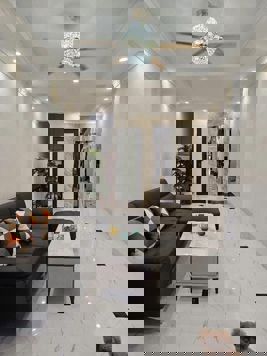 🌹🌹PHỐ VÍP BỒ ĐỀ 🌹🌹 ❤️CHỦ CẦN BÁN GẤP 💥 NHÀ ĐẸP LONG LANH – THANG MÁY – LÔ GÓC – GẦN CẦU CHƯƠNG DƯƠNG – LONG BIÊN