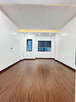 Giảm sốc! Bán nhà Quan Nhân gần phố - an sinh tốt - gần chợ - ô tô. DT: 40m2 MT: 3.5m 5.8 tỷ