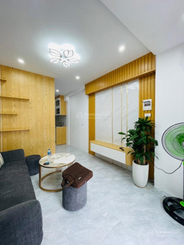 Nhà hiếm Đồng Nhân, gần hồ 2 Bà. Mua về cho con nhập học Trưng Trắc Trưng Nhị. 18.1m2, chào 2.35 tỷ