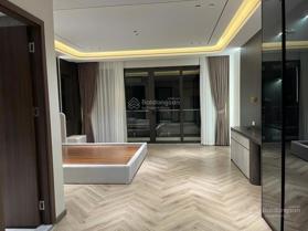Siêu phẩm Thanh Xuân - ô tô tránh nhau - vỉa hè đá bóng