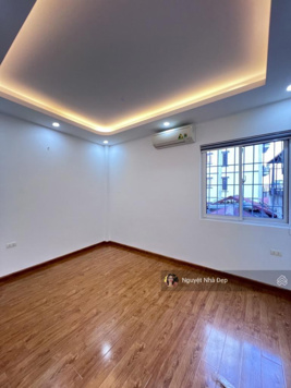 Nhà đẹp Lê Trọng Tấn - ô tô đỗ cửa - gần phố - 42m2 - 5 tầng - 10.9 tỷ (có thương lượng)