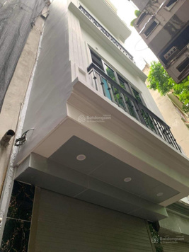 Hơn 5 tỷ có nhà 31m2, 4 tầng đẹp. 10m ra ô tô tránh. Ngõ trước nhà rộng thoáng. 4 phòng ngủ đủ full