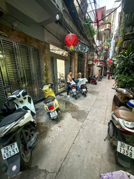 Khương Trung, Thanh Xuân nhà bán chính chủ 34m2* 4T. Gần phố, ô tô. Ngõ rộng, thông kinh doanh