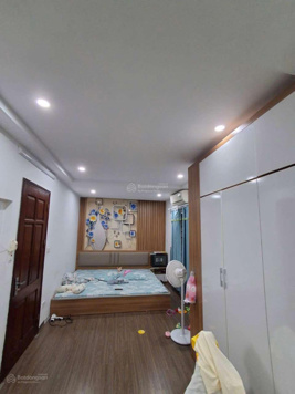 Kim Giang nhà đẹp Hoàng Mai. Duy nhất 1 căn gần 40 m2 5 tầng mặt tiền 5m chỉ hơn 6 tỷ