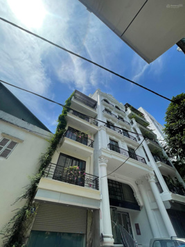 Trung tâm Hai Bà Trưng - nhà đẹp 6 tầng thang máy - ngõ to hơn phố 3 ô tô đua trước nhà