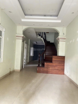 Bán nhà ngay gần Nguyễn Cao ngay gần vườn hoa - phân lô oto tránh - sổ đỏ 43m giá 11tỷ