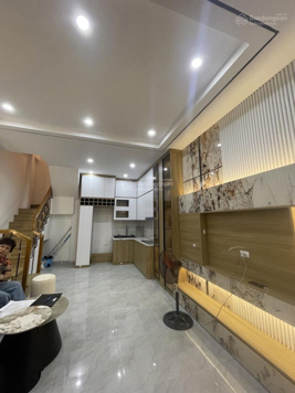 Bán nhà lê trọng tấn,,đẹp không tì vết,ba bước ra ô tô