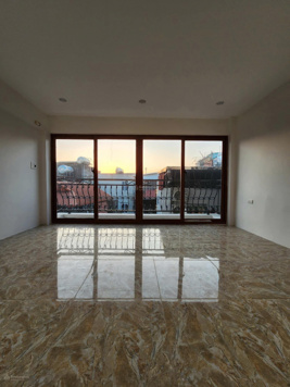 Bán nhà phố Chính Kinh thang máy dòng tiền hai thoáng 55m2 6 tầng Giá chỉ 10.6 tỷ LH: 0983 805 858