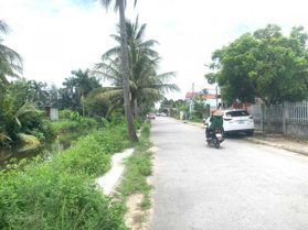 Bán lô mặt đường Quyết Tiến 1, gần chợ, mặt kênh, 169m2, mặt tiền 7.5m, giá 21tr/m2
