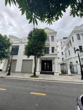 Bán gấp song lập Sao Biển 180m2, nhà thô, xây 118m2 sàn, chỉ 19 tỷ