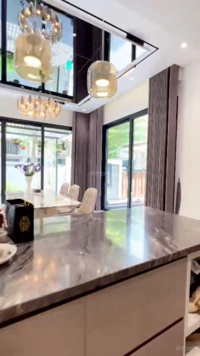 Bán biệt thự 3 tầng căn góc 327m2 có thang máy full nội thất mới xây giá 24 tỷ. LH 0975 015 533
