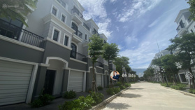 Cần bán gấp căn LK GB - T1X, hơn 7 tỷ HĐ, hướng Tây Nam, view biển, cách hồ 30m giá chỉ 8xtr/m2