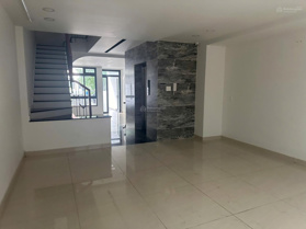 CHo thuê nguyên căn KDT Vạn Phúc City Giá 35tr có thang máy 5PN 6WC
