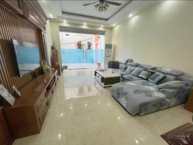 Bán ngôi nhà tại Văn Cao - Dòng tiền cho thuê 30tr/th