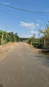 Cần bán căn nhà với vườn cây rộng 9.229m2 với 600m2 thổ cư, giá chưa qua đầu tư tại Đá Bạc