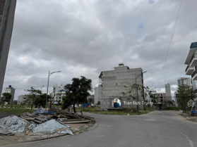 Lô góc view công viên DT 64,1m2 vỉa hè 4,5m