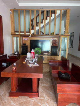 Siêu siêu Phẩm nhà 3 tầng phun nội thất gỗ quý Đối diện khu đấu giá Thiên Hương