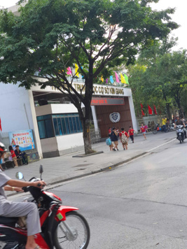 Bán nhà tập thể tầng 1 diện tích hơn 100m. Nhà thoáng sạch đẹp