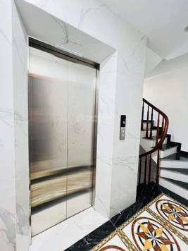 Bán nhà Kim Giang ô tô, thang máy lô góc 3 mặt thoáng, giá 7.5 tỷ LH: 0947 128 189