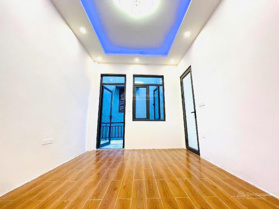 B.á.n nhà Hoàng Văn Thái, 41m2x5 tầng- MT 8m, giá 7tỷ hơn